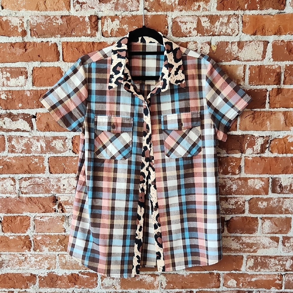 Plaid Short Sleeve Shirt with Leopard Trim